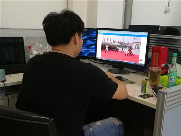国庆观影_副本.jpg